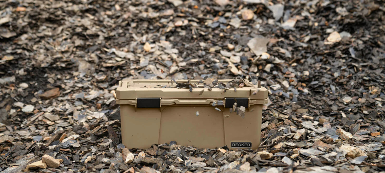 Decked D-Co Case Sixer Tan w/ Black Latches